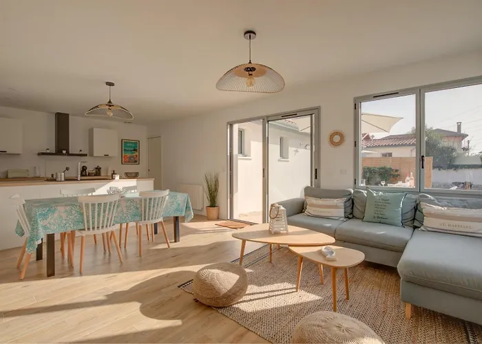 Maison De L'aiguillon 2*